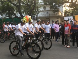 Anies Rayakan Ulang Tahun Gandhi dengan Bersepeda