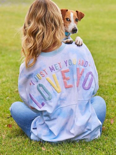 So Cute, Disney Rilis Baju Kembar untuk Manusia dan Anjing Kesayangan