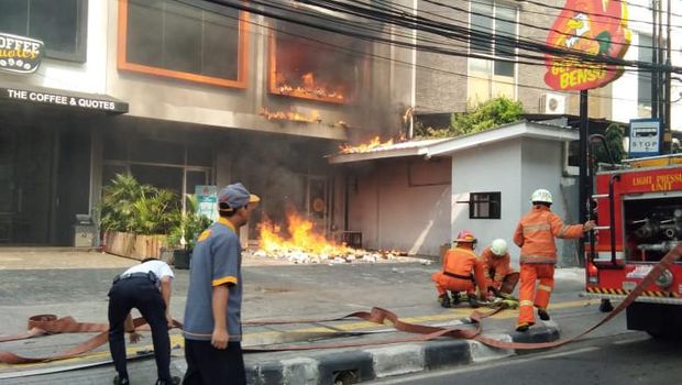 Kebakaran di gerai ayam geprek Ruben Onsu
