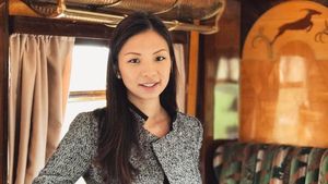 Foto: Cantik Luar Dalam Cucu Bos Kasino Macau yang Fokus Beramal