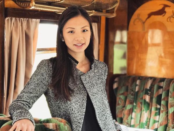 Foto: Cantik Luar Dalam Cucu Bos Kasino Macau yang Fokus Beramal