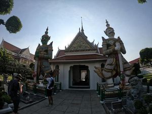 Naskah-naskah Kuno Kerajaan Thailand Tersimpan di Wat Arun