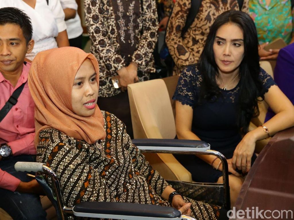 Bupati Solok Selatan Minta Ombudsman Tunda Pemeriksaannya soal drg Romi Bupati Solok Selatan Minta Ombudsman Tunda Pemeriksaannya soal drg Romi