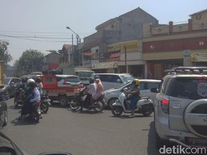 Padam Listrik di Karawang, Arus Lalu Lintas Kendaraan Semrawut