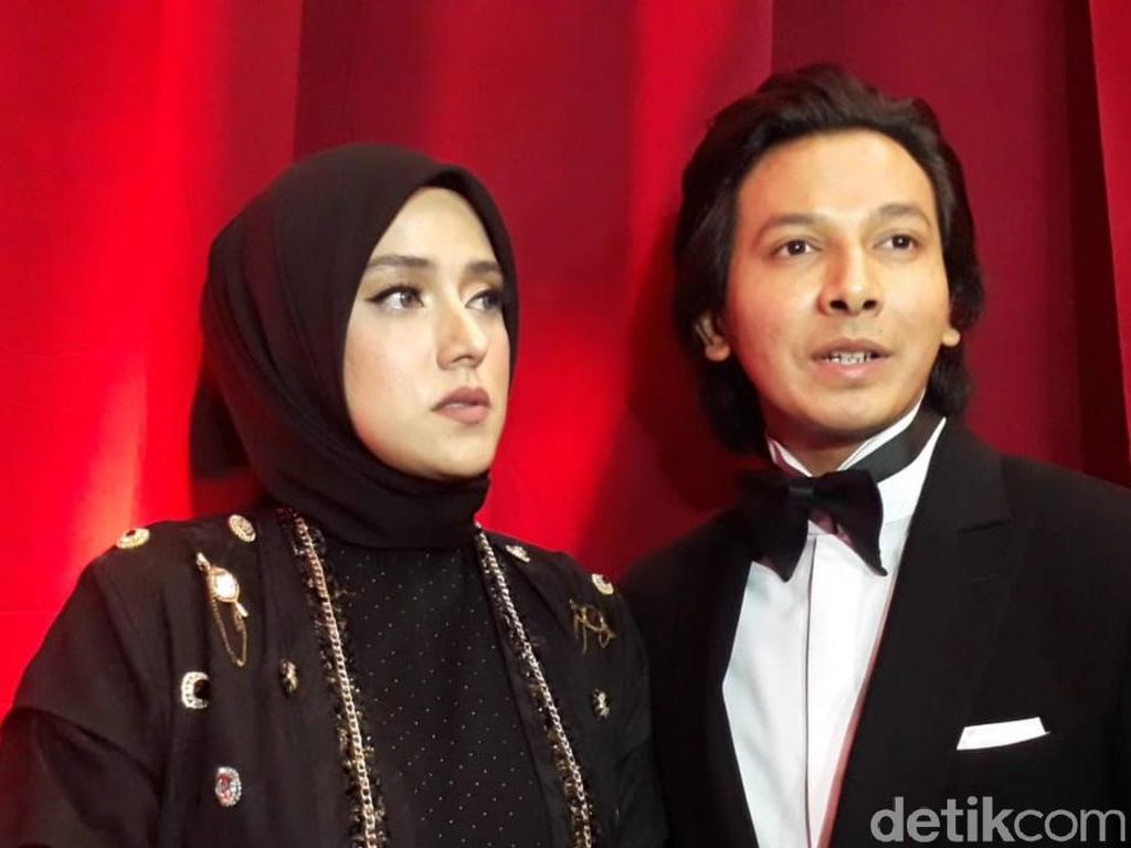 Fairuz Putuskan Nggak Mau Tanggapi Masalah Galih Ikan Asin Lagi Fairuz Putuskan Nggak Mau Tanggapi Masalah Galih Ikan Asin Lagi