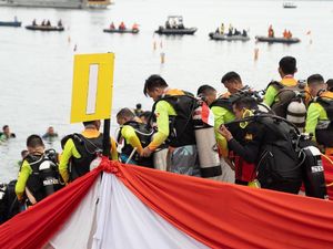 Gelar Rangkaian Ratusan Penyelam, WASI Catat Rekor Dunia Gelar Rangkaian Ratusan Penyelam, WASI Catat Rekor Dunia