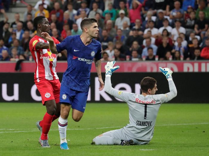 Chelsea menang 5-3 atas RB Salzburg, di mana Christian Pulisic bikin dua gol. (Foto: Leonhard Foeger/Reuters) Chelsea menang 5-3 atas RB Salzburg, di mana Christian Pulisic bikin dua gol. (Foto: Leonhard Foeger/Reuters)