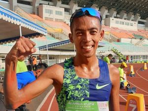Agus Prayogo Raih Emas Lari 5.000 M di Kejurnas Atletik Agus Prayogo Raih Emas Lari 5.000 M di Kejurnas Atletik
