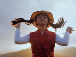 Sunshine becomes to me