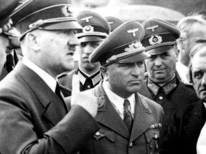 Mengenal Sarang Serigala, Bekas Markas Persembunyian Hitler di Polandia Mengenal Sarang Serigala, Bekas Markas Persembunyian Hitler di Polandia
