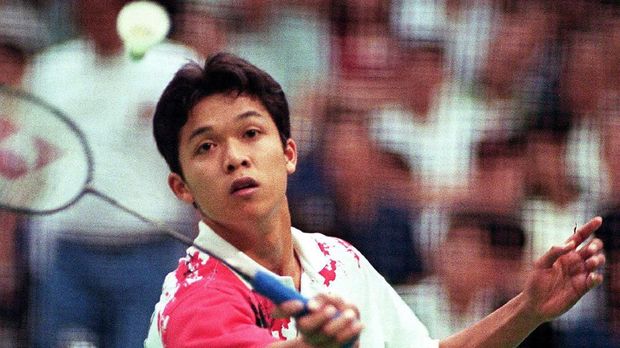 Taufik Hidayat menyandang ranking 1 dunia di usia 17 tahun.
