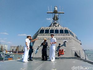 TNI AL Latihan Bareng Militer Amerika Selama Satu Pekan TNI AL Latihan Bareng Militer Amerika Selama Satu Pekan