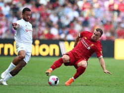 Skor 2-1 untuk keunggulan Liverpool bertahan hingga turun minum.