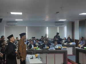 Pansus Hak Angket, Gubernur Sulsel Akui Terduga Makelar Proyek Eks Timsesnya Pansus Hak Angket, Gubernur Sulsel Akui Terduga Makelar Proyek Eks Timsesnya