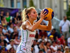 Orsolya Toth, Pebasket Cantik yang Siap Slam Dunk Hatimu... Orsolya Toth, Pebasket Cantik yang Siap Slam Dunk Hatimu...