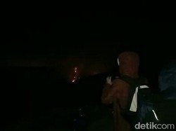 Kebakaran Hutan Kawah Ijen Tak Ganggu Pendakian