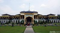 Foto: Libur Idul Adha, Ada Istana Megah di Medan