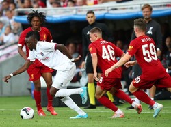 Meski mengganti sebagian besar pemain, Liverpool tak kehilangan kontro permainan dan tetap mendominasi Lyon. Mereka malah mencetak gol ketiganya di menit ke-53 lewat Harry Wlison.