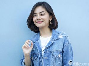 Keep Smile! Senyum Tiwi Eks T2 saat Tersandung Kasus Hukum Keep Smile! Senyum Tiwi Eks T2 saat Tersandung Kasus Hukum