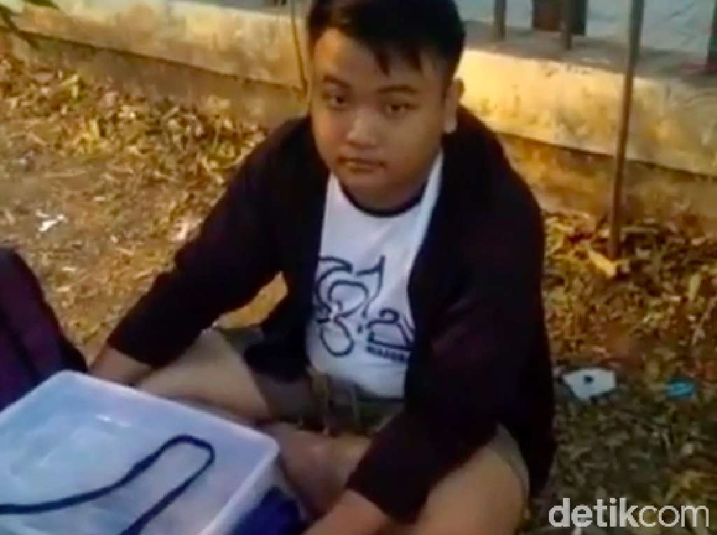 Video Ernald Jualan Nasi Uduk Viral, Keluarga Sayangkan Info yang Tak Akurat Video Ernald Jualan Nasi Uduk Viral, Keluarga Sayangkan Info yang Tak Akurat
