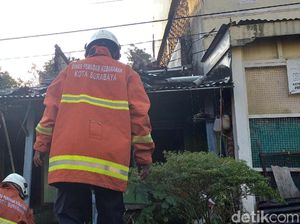 Ditinggal Salat, Rumah Semi Permanen di Surabaya Ludes Terbakar