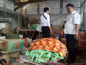 BPOM Sita Satu Truk Jamu Tanpa Izin Edar di Blitar Senilai Rp 30 Juta BPOM Sita Satu Truk Jamu Tanpa Izin Edar di Blitar Senilai Rp 30 Juta