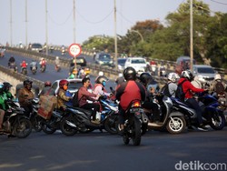 Membatasi Mobilitas Sepeda Motor
