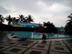 Menikmati Mandi Air Panas di Kuningan