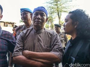Pemeriksaan Selesai, Abah Grandong Pemakan Kucing Dipastikan Tak Ditahan Pemeriksaan Selesai, Abah Grandong Pemakan Kucing Dipastikan Tak Ditahan