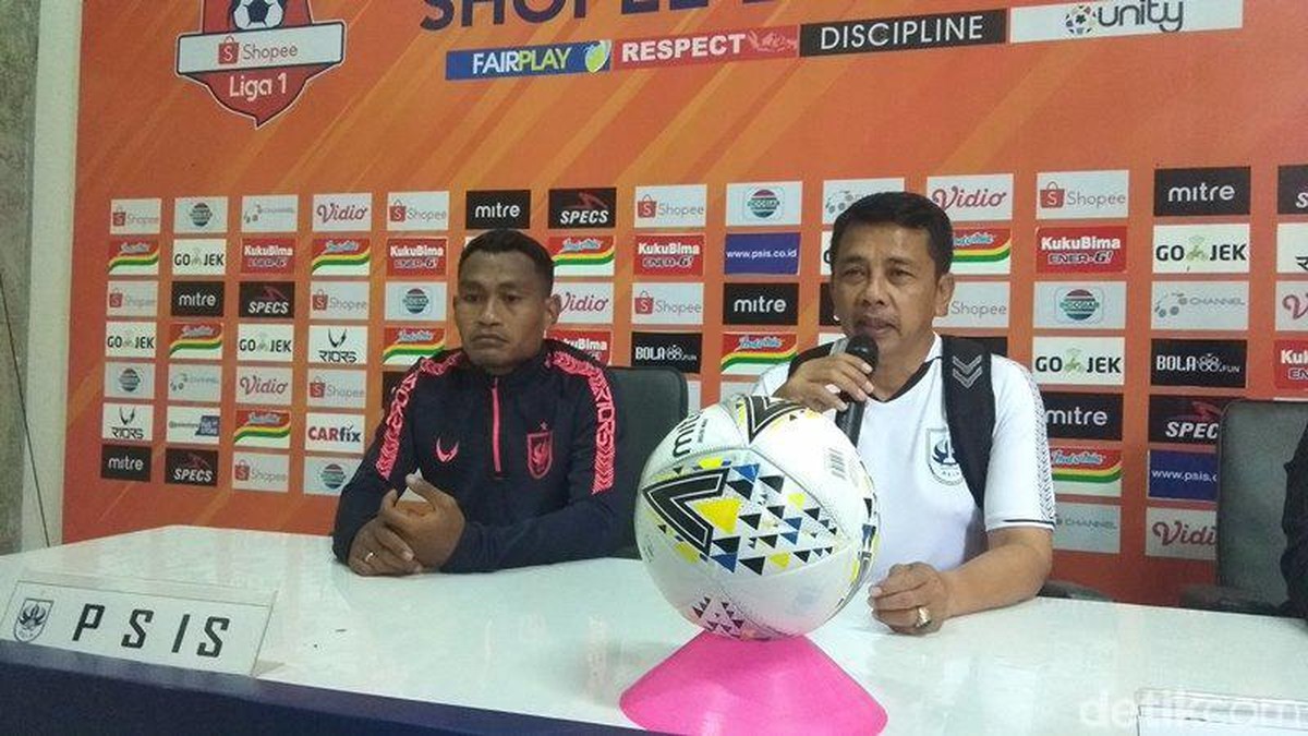 Pelatih PSIS Semarang Jafri Sastra (kanan) (Foto: Eko Susanto/detikSport)