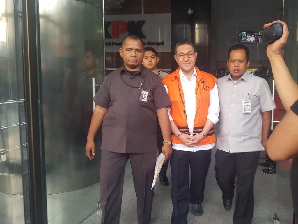 KPK Tahan Anggota DPR F-PAN Sukiman Tersangka Kasus Mafia Anggaran KPK Tahan Anggota DPR F-PAN Sukiman Tersangka Kasus Mafia Anggaran