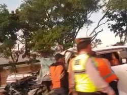 Mobil Tabrak Truk Berhenti di Tol Belmera Sumut, 1 Orang Tewas
