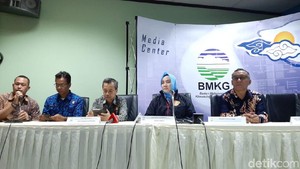 Warga Diimbau Tetap Tinggalkan Pantai di Wilayah Berpotensi Tsunami