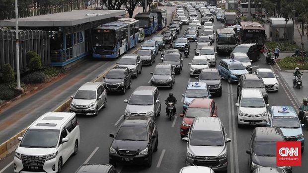Pengendara Mobil Keluhkan Aturan Ganjil Genap di Fatmawati