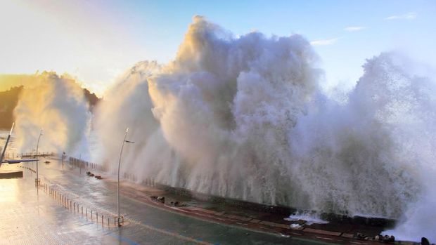 Wave in San Sebastian Donostia, Spain