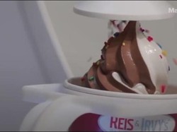 Wih! Robot Ini Bisa Racik Es Krim dan Yogurt Buat Pembeli