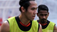 Persija wajib menang untuk bisa keluar dari zona degradasi. Persija saat ini di posisi ke-17 klasemen Liga 1 2019 dengan enam poin.
