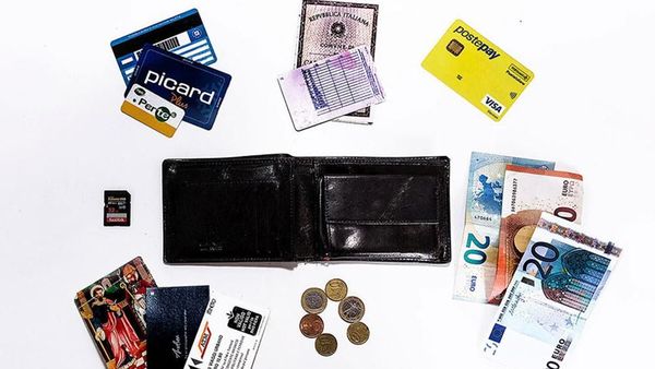 Begini Isi Dompet Orang dari 10 Negara Berbeda