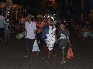 Kepanikan Warga Lampung Akibat Gempa