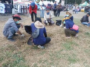Jelang Dieng Culture Festival, Wisatawan Bersih-bersih di Sekitar Lokasi