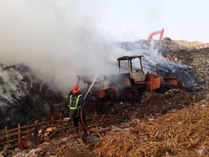 TPA Burangkeng Bekasi Kebakaran, Diduga Akibat Gas Metan TPA Burangkeng Bekasi Kebakaran, Diduga Akibat Gas Metan