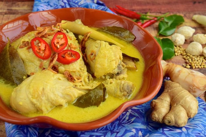 Resep opor ayam enak. Foto: iStock Resep opor ayam enak. Foto: iStock