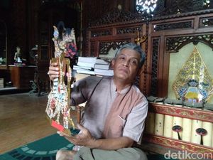 Catatan Ki Udreka tentang Lakon Kresno Jumeneng Ratu yang Digelar Jokowi