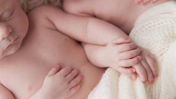 Ilustrasi bayi kembar