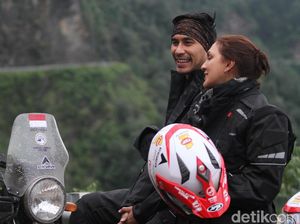 Darius Ajak Donna Keliling India Naik Motor