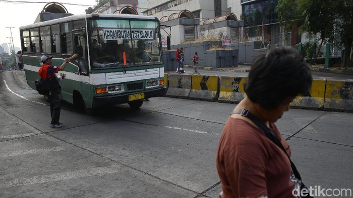 Kendaraan ialah penyumbang polusi utama (Foto: Grandyos Zafna)