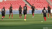 Tim asuhan Julio Banuelos tersebut kini tengah memburu kemenangan. Upaya itu tak akan mudah. Arema, yang kini ada di posisi keempat dengan 18 poin, sedang tampil oke. Dalam enam laga terakhirnya, tim besutan Milomir Seslija meraih lima kemenangan dan satu kekalahan.
