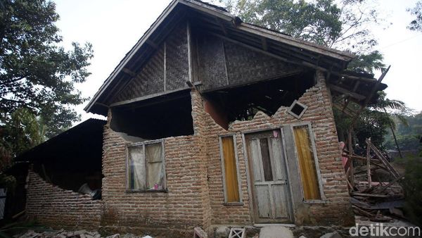 Begini Dampak Kerusakan Gempa M 6,9 Banten