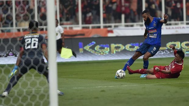 Sandi Sute nyaris bawa Persija unggul di babak pertama.