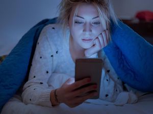 Hati-hati! Pakai Gadget Tanpa Henti Bisa Sebabkan Neuropati